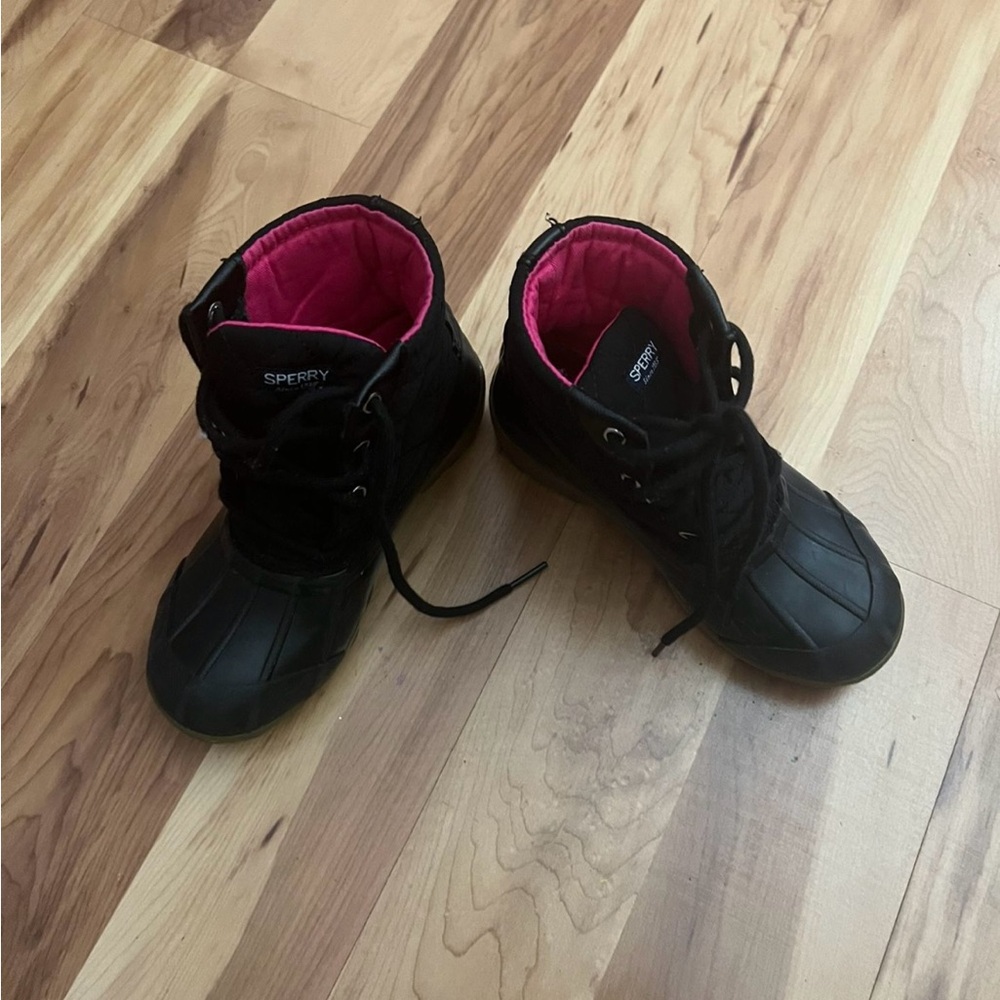 Sperry Girl’s black lace up Quilted Port Duck boots